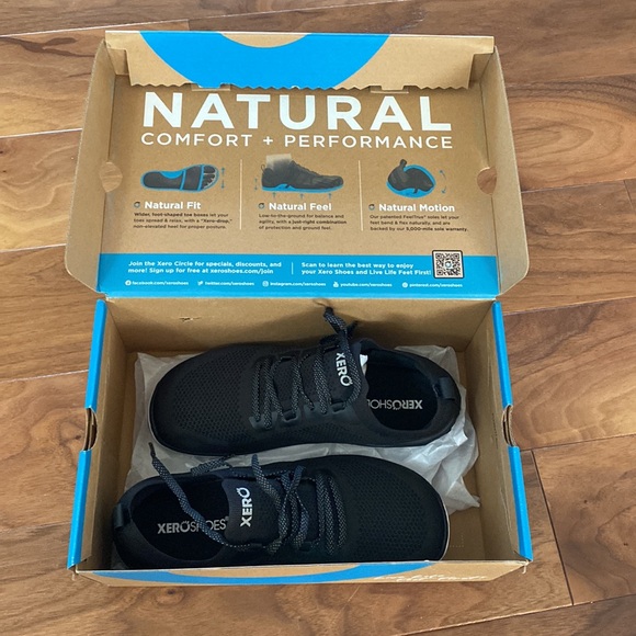 Women's Black Athletic Shoes - Picture 4 of 4